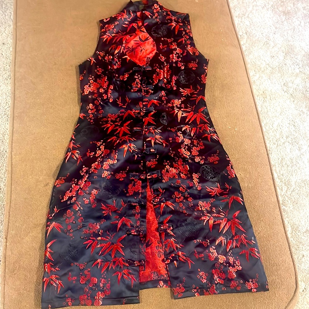 Red and Black cheongsam dress hands made 100% Silk